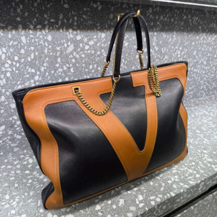 Tote Valentino Grande y Delgado